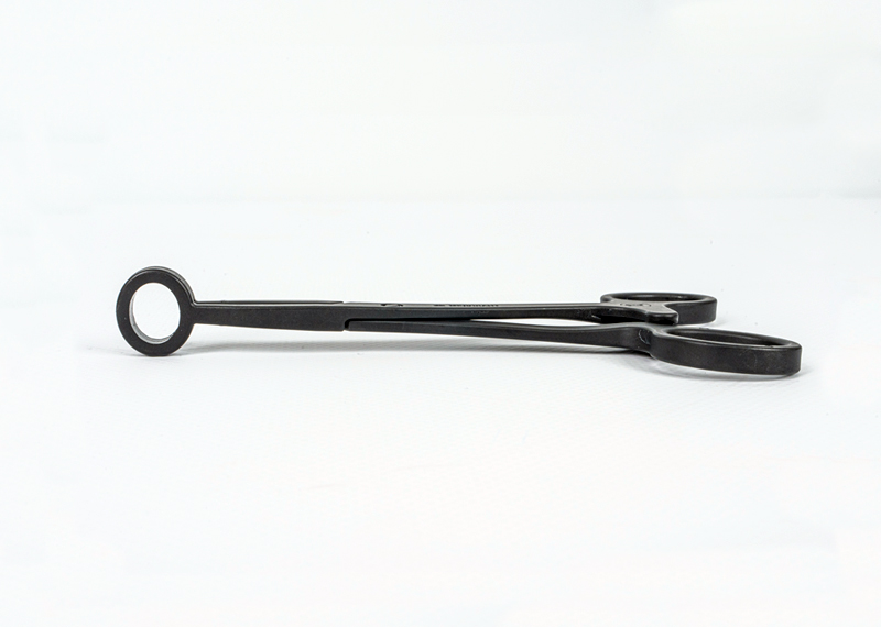 Disposable sterile tongue holder for adults