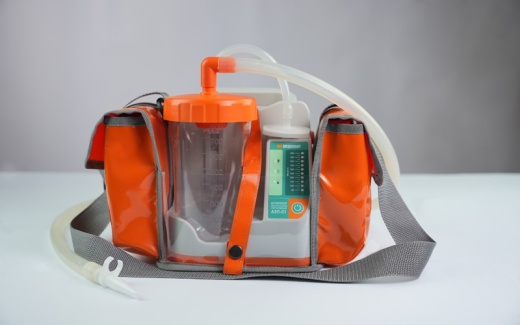 Compact electric portable suction device AEP-01